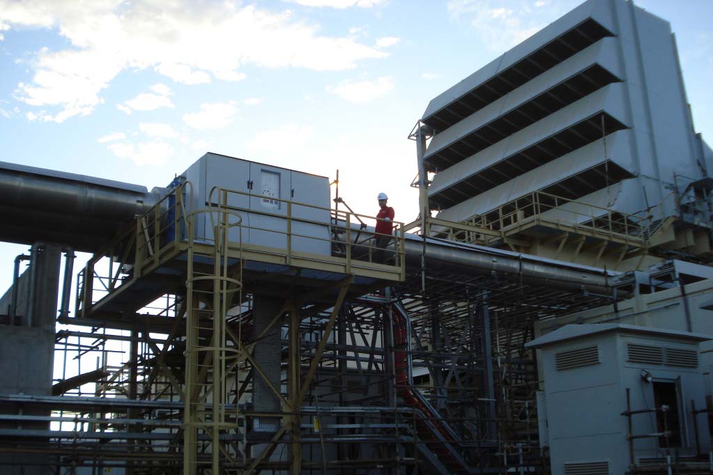 تولید کننده کلید قطع ژنراتور (GCB)
مدل HEC3     
تحت لیسانس شرکت ABB سوئیس   